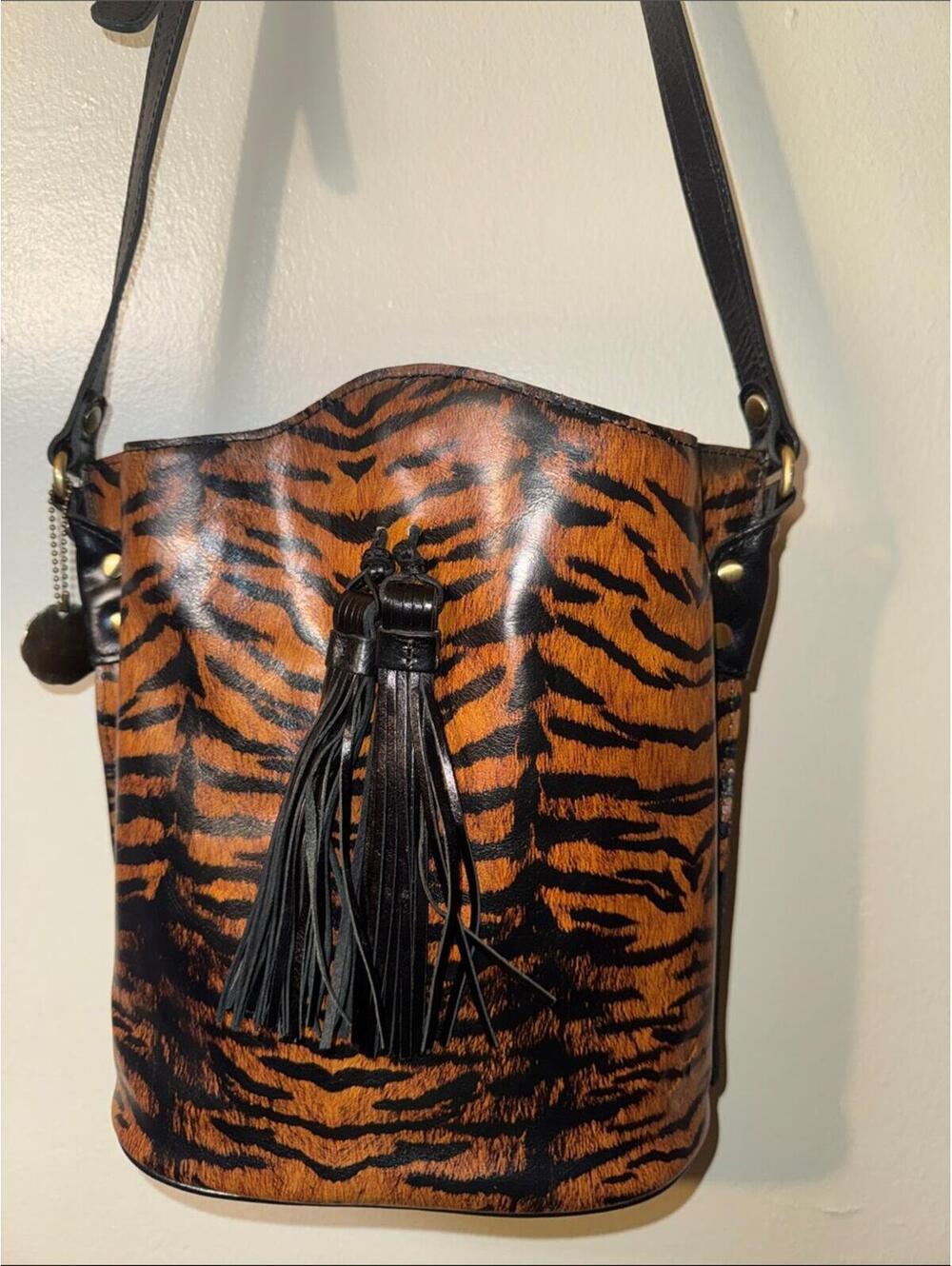 Patricia Nash Tiger Print Leather Bucket Crossbody - Picture 2 of 12